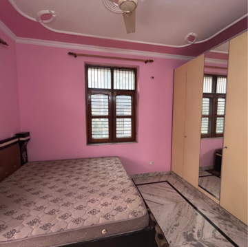 Bedroom in 3.5 BHK Villa at Sector 21 – for Rent