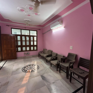 Living Room in 3.5 BHK Villa at Sector 21 – for Rent