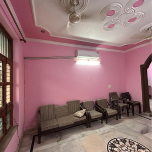 Bathroom in 3.5 BHK Villa at Sector 21 – for Rent