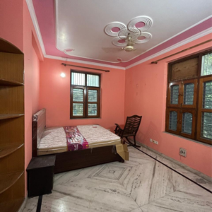Bedroom in 3.5 BHK Villa at Sector 21 – for Rent