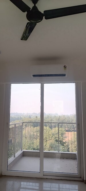 Room in 3 BHK Apartment at Tata La Vida, Sector 113 – for Rent