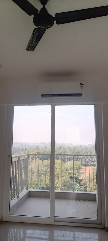 Room in 3 BHK Apartment at Tata La Vida, Sector 113 – for Rent