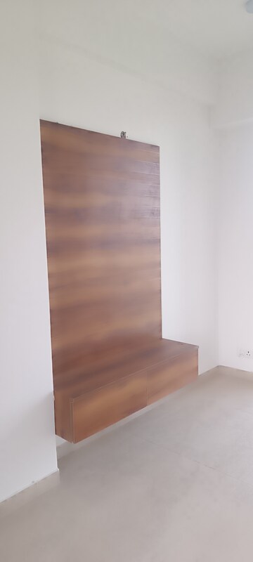 Room in 3 BHK Apartment at Tata La Vida, Sector 113 – for Rent