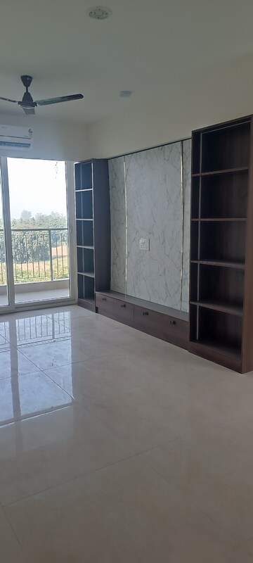 Room in 3 BHK Apartment at Tata La Vida, Sector 113 – for Rent