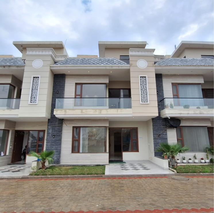 Exterior View, patiala road 3.5 Bedroom 125 Sq.Yd. Villa In Patiala Road Zirakpur 9422751