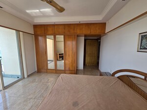 Room in 4 BHK Apartment at Hiranandani Gardens Odyssey I II, Powai – for Rent