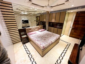 Master Bedroom in 4 BHK Apartment at DLF Park Place, Sector 54 – for Sale