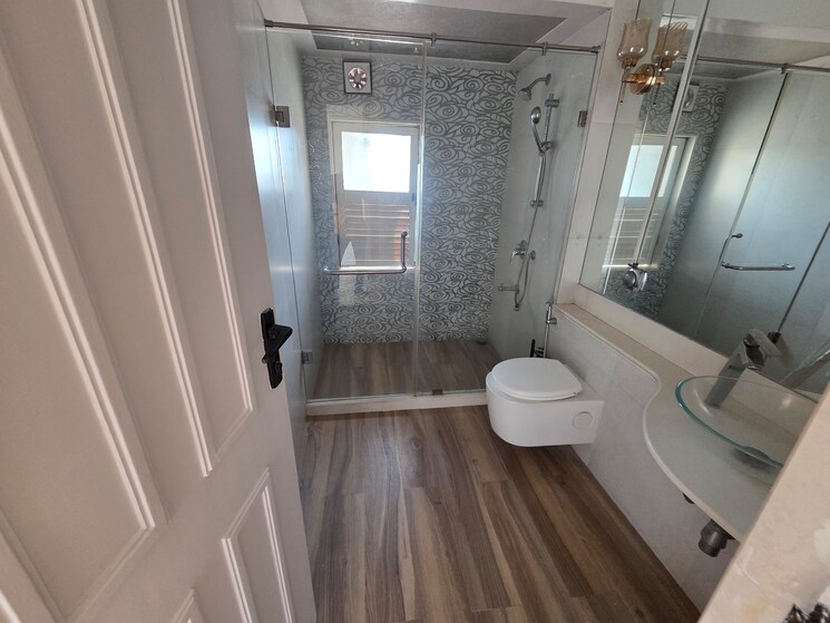 Bathroom, hiranandani-gardens-odyssey-i-ii 4 Bedroom 2400 Sq.Ft. Apartment In Powai Mumbai 9422652