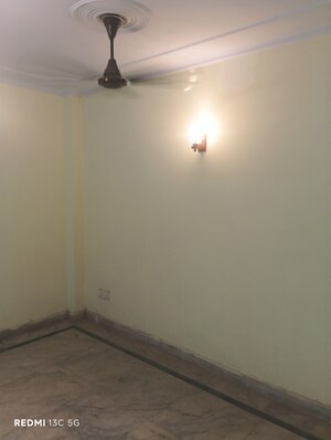 Room in 2 BHK Builder Floor at Lajpat Nagar I – for Rent