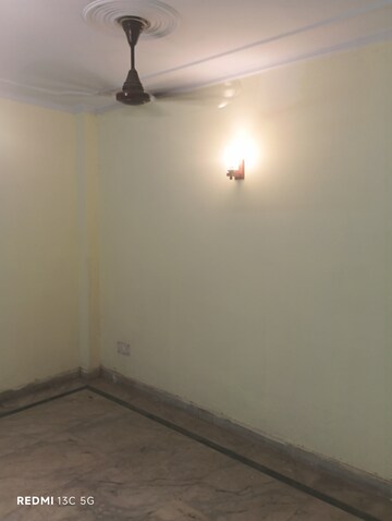 Room in 2 BHK Builder Floor at Lajpat Nagar I – for Rent