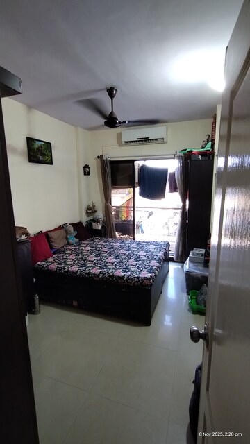 Master Bedroom in 1 BHK Apartment at Kandivali West – for Sale