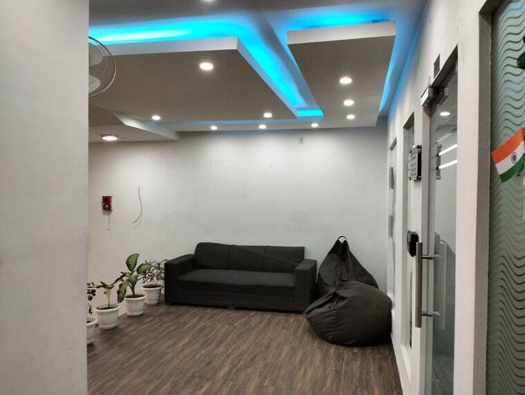 undefined, sector 16 Commercial Office Space 800 Sq.Ft. In Sector 16 Noida 9422795