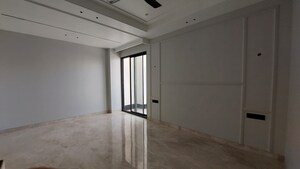 Room in 4 BHK Builder Floor at Unitech Espace Nirvana Country, Sector 50 – for Sale