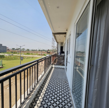 Balcony in 3 BHK Builder Floor at Patiala Road – for Sale