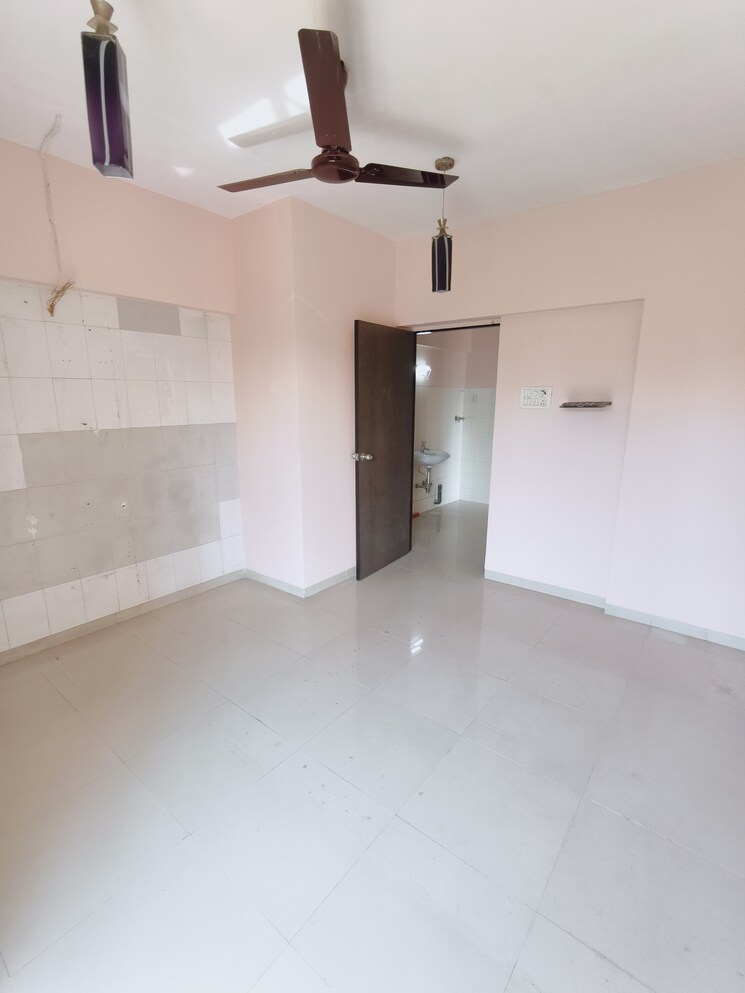 Room, everest-world-solitare 2.5 Bedroom 800 Sq.Ft. Apartment In Kolshet Road Thane 9422929