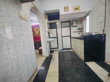 Furnished Amenities in 1 BHK Apartment at Malad West – for Rent