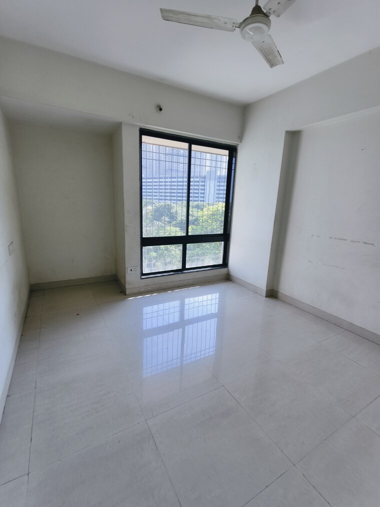 Room, devashree-park 3 Bedroom 800 Sq.Ft. Apartment In Kolshet Road Thane 9423053