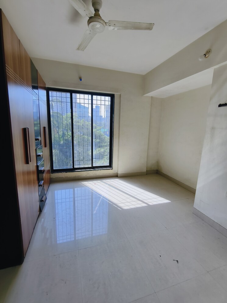 Room, devashree-park 3 Bedroom 800 Sq.Ft. Apartment In Kolshet Road Thane 9423053