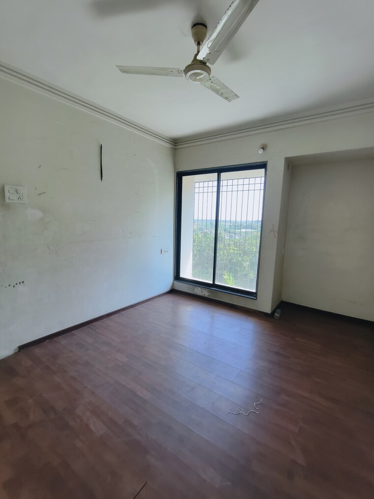 Room, devashree-park 3 Bedroom 800 Sq.Ft. Apartment In Kolshet Road Thane 9423053