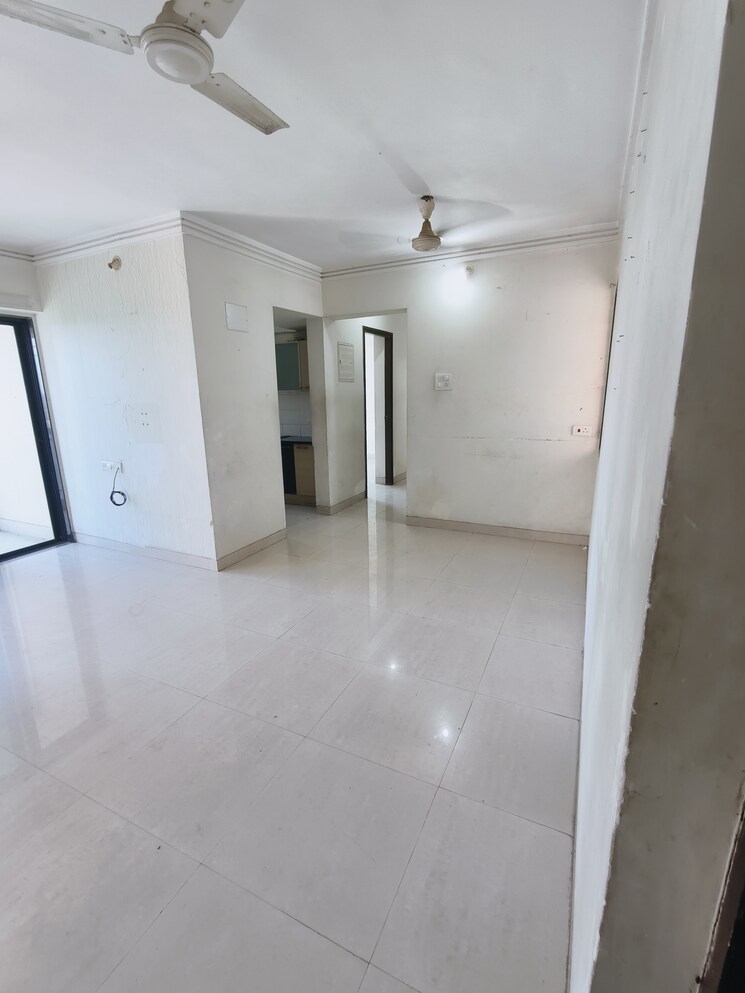 Room, devashree-park 3 Bedroom 800 Sq.Ft. Apartment In Kolshet Road Thane 9423053