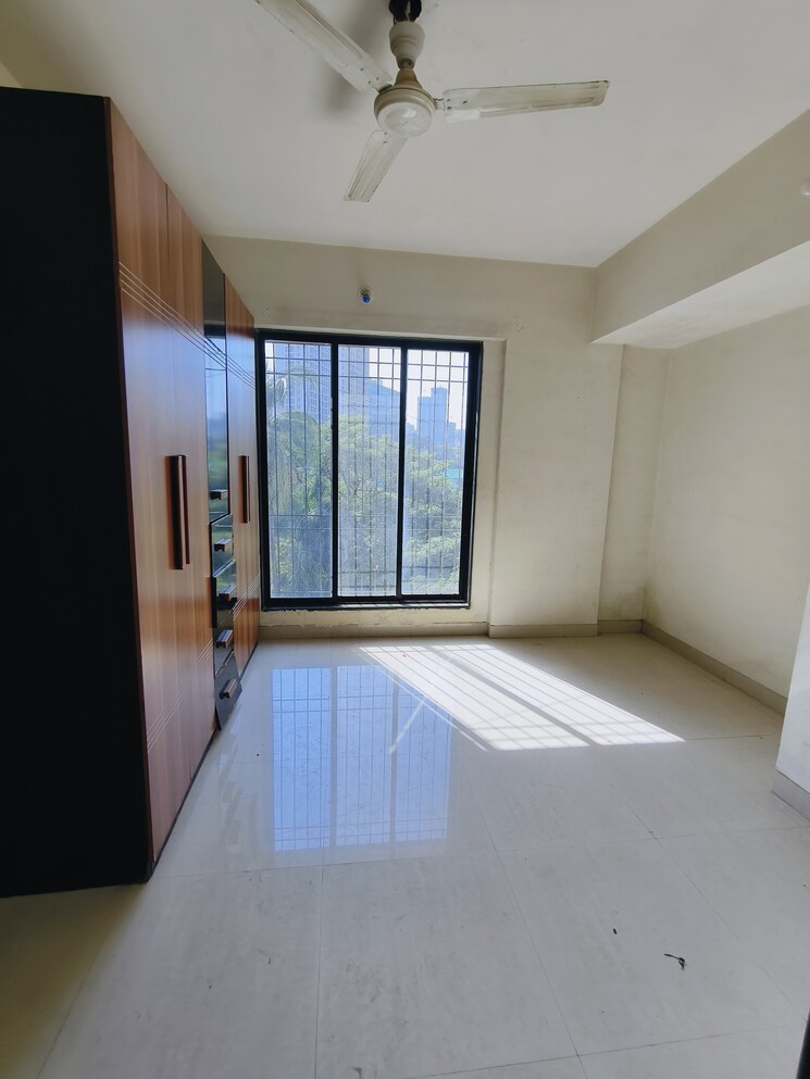 Room, devashree-park 3 Bedroom 800 Sq.Ft. Apartment In Kolshet Road Thane 9423053