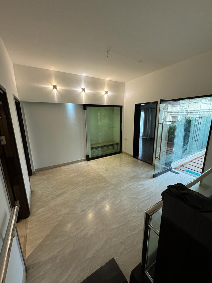 Bedroom, hm-winchester 5 Bedroom 4900 Sq.Ft. Penthouse In Rest House Road Bangalore 9423028