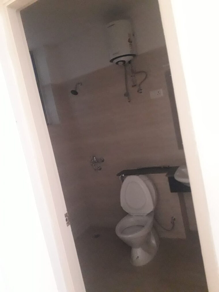 Bathroom, vatika-premium-floors 3.5 Bedroom 360 Sq.Yd. Builder Floor In Sector 82 Gurgaon 9423314