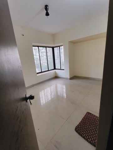 Room in 2.5 BHK Apartment at Runwal Garden City, Balkum Pada – for Rent