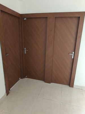 Room in 2 BHK Apartment at Signature Global Prime, Sector 63a – for Rent