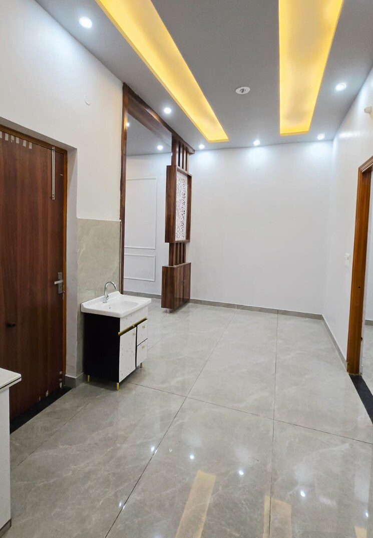 Room, greater kailash ii 3 Bedroom 230 Sq.Yd. Builder Floor In Greater Kailash ii Delhi 9423273