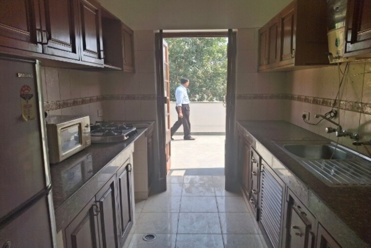 Kitchen, sunder nagar 2 Bedroom 2002 Sq.Ft. Apartment In Sunder Nagar Delhi 9423317