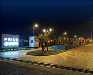 Swimming Pool in 3 BHK Apartment at BPTP Parkland Pride, Sector 77 – for Sale