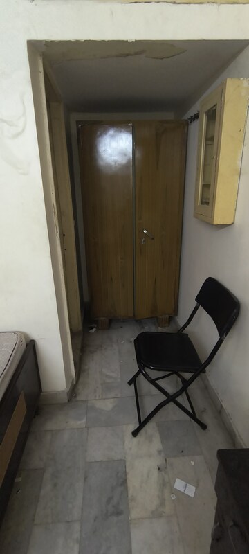 Furnished Amenities in 1 BHK Builder Floor at Khirki Extension – for Rent