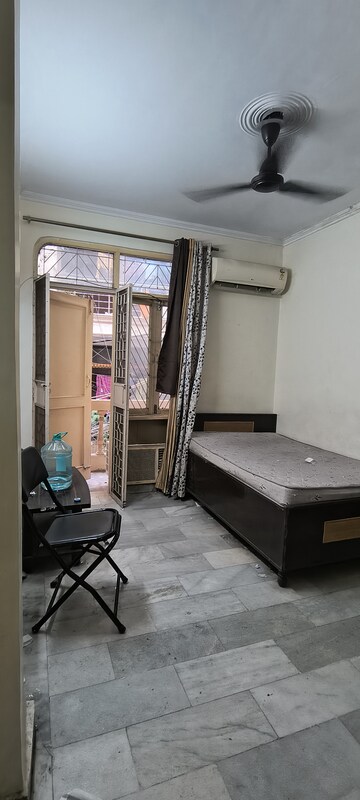 1 BHK Builder Floor For Rent in Khirki Extension