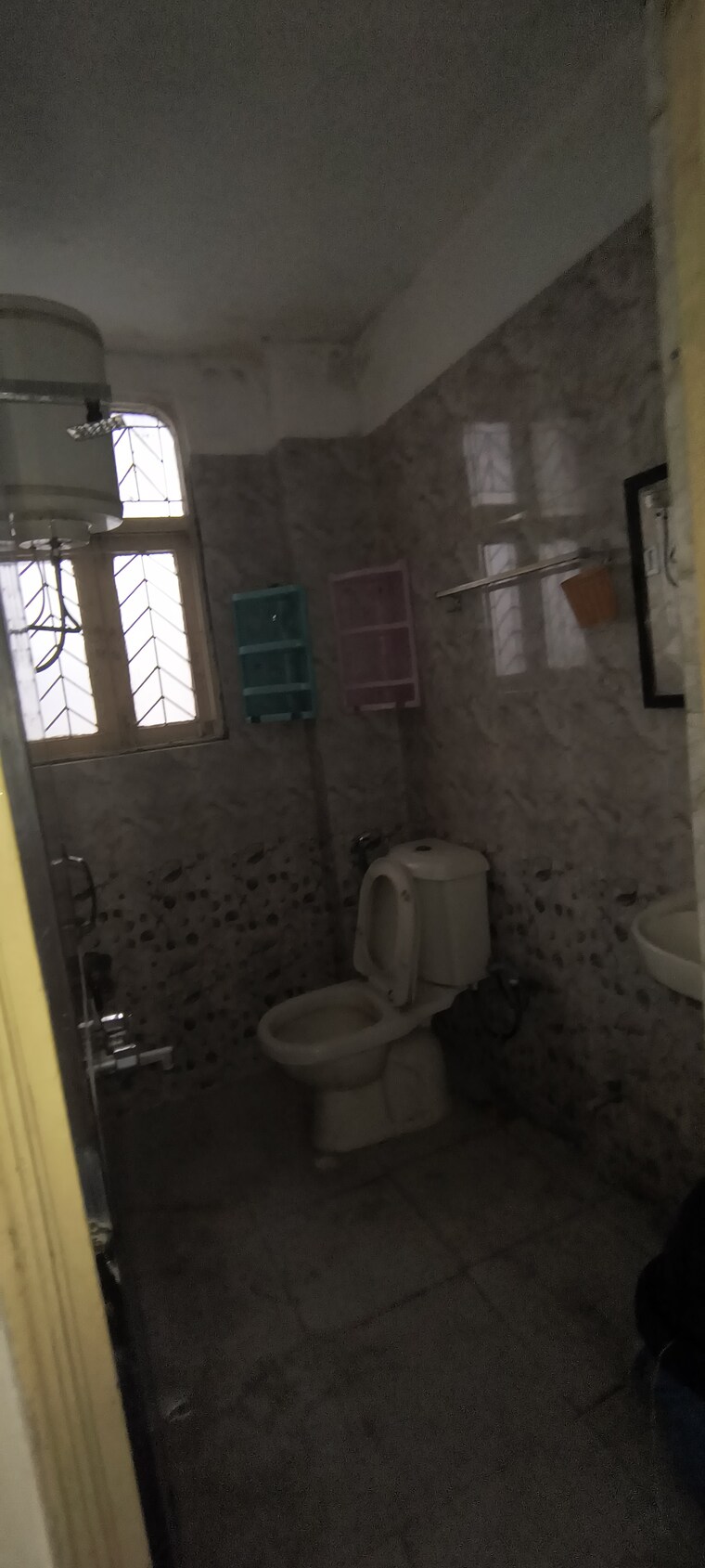 Bathroom, khirki extension 1 Bedroom 450 Sq.Ft. Builder Floor In Khirki Extension Delhi 9423304