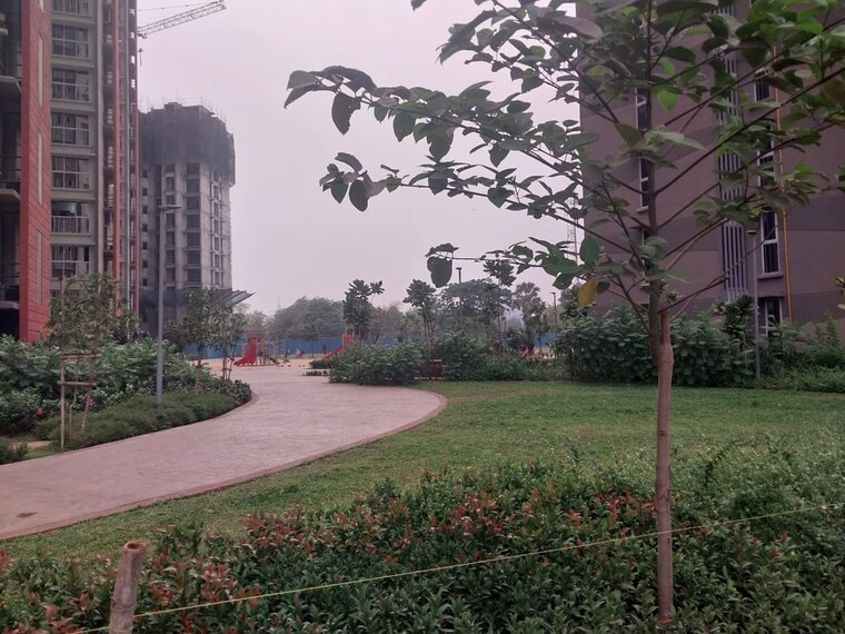 Garden, lodha-codename-premier 1 Bedroom 479 Sq.Ft. Apartment In Dombivli East Thane 9423281