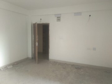 Room in 2 BHK Apartment at Chinar Park – for Sale