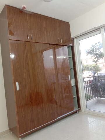 Room in 2 BHK Apartment at Signature Global Prime, Sector 63a – for Rent