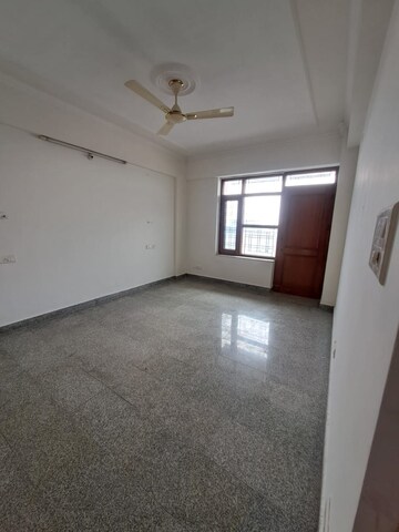 Room in 3 BHK Independent House at Sahastradhara Road – for Rent