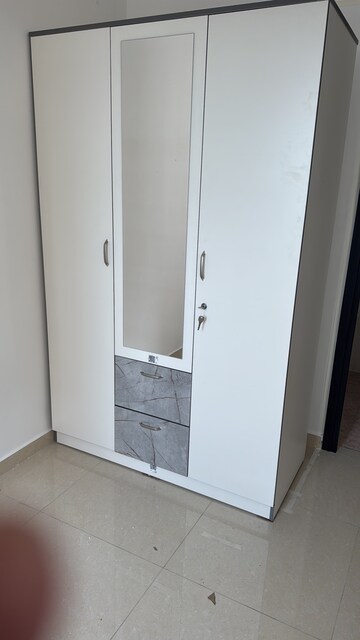 Room in 3 BHK Apartment at Shriram 107 South East, Attibele – for Rent