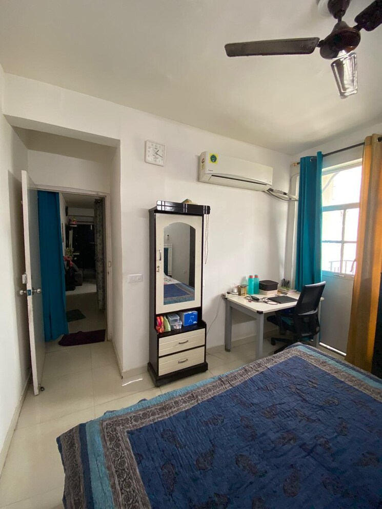 Room, signature-global-signum-107 2 Bedroom 577 Sq.Ft. Apartment In Sector 107 Gurgaon 9423526