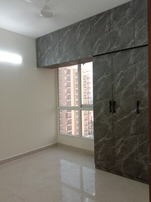 Room in 2 BHK Apartment at Signature Global Prime, Sector 63a – for Rent