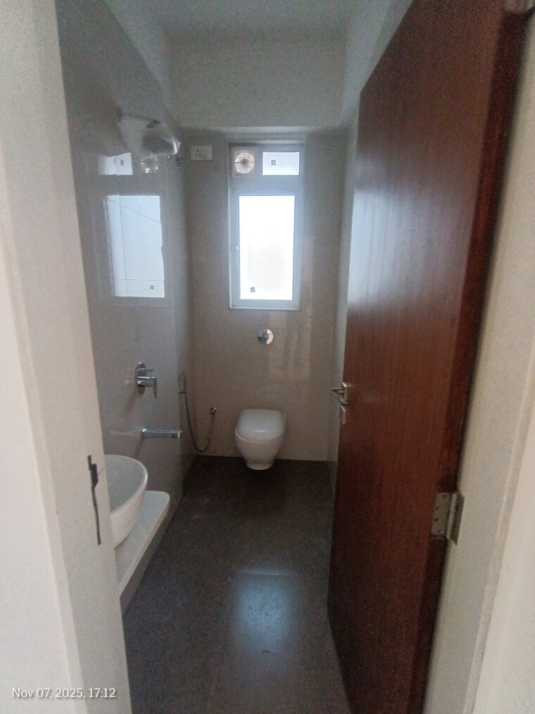 Bathroom, dadar west 2 Bedroom 673 Sq.Ft. Apartment In Dadar West Mumbai 9423590