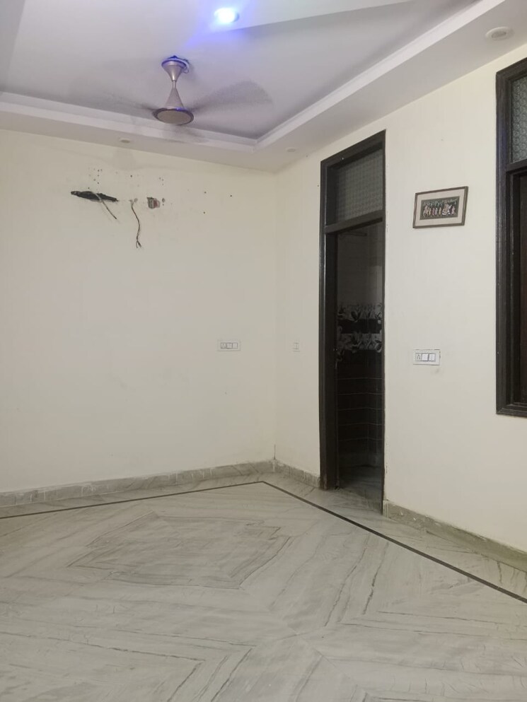 Room, govindpuri 3 Bedroom 900 Sq.Ft. Builder Floor In Govindpuri Delhi 9423559
