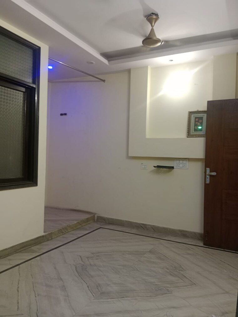 Room, govindpuri 3 Bedroom 900 Sq.Ft. Builder Floor In Govindpuri Delhi 9423559