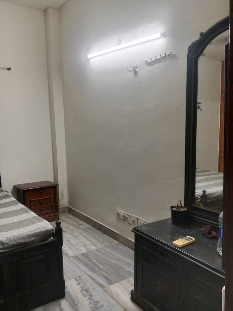 Bathroom, govindpuri 3 Bedroom 900 Sq.Ft. Builder Floor In Govindpuri Delhi 9423559