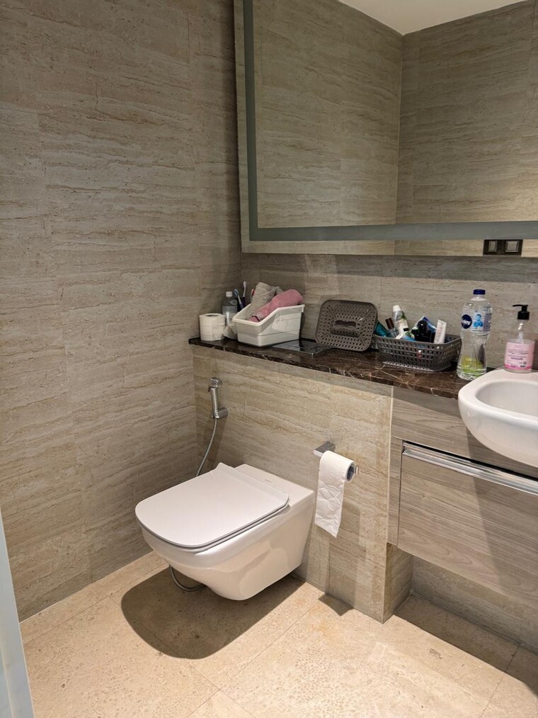 Bathroom, dlf-the-crest 4 Bedroom 3497 Sq.Ft. Apartment In Sector 54 Gurgaon 9423536