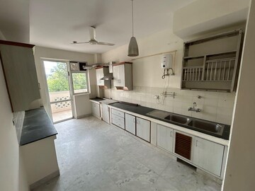 Kitchen in 5 BHK Apartment at DLF The Icon, Dlf Phase V – for Rent