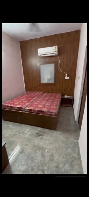 2 BHK Builder Floor For Rent in Pitampura