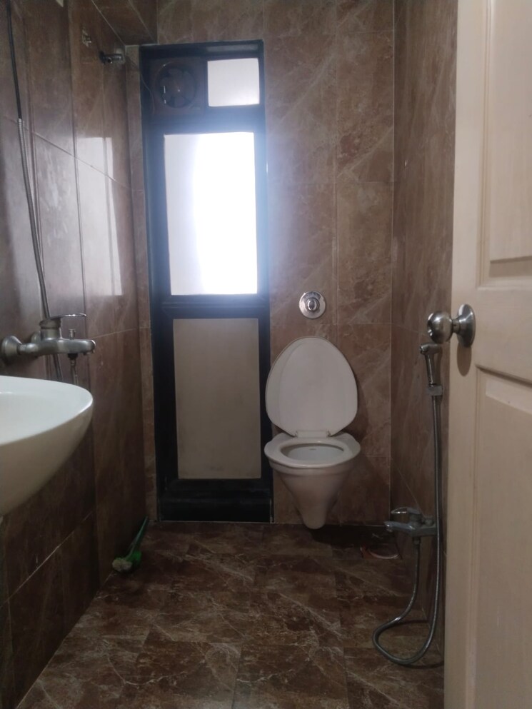 Bathroom, seawood-heritage 4 Bedroom 2000 Sq.Ft. Apartment In Kharghar Sector 4 Navi Mumbai 9423425